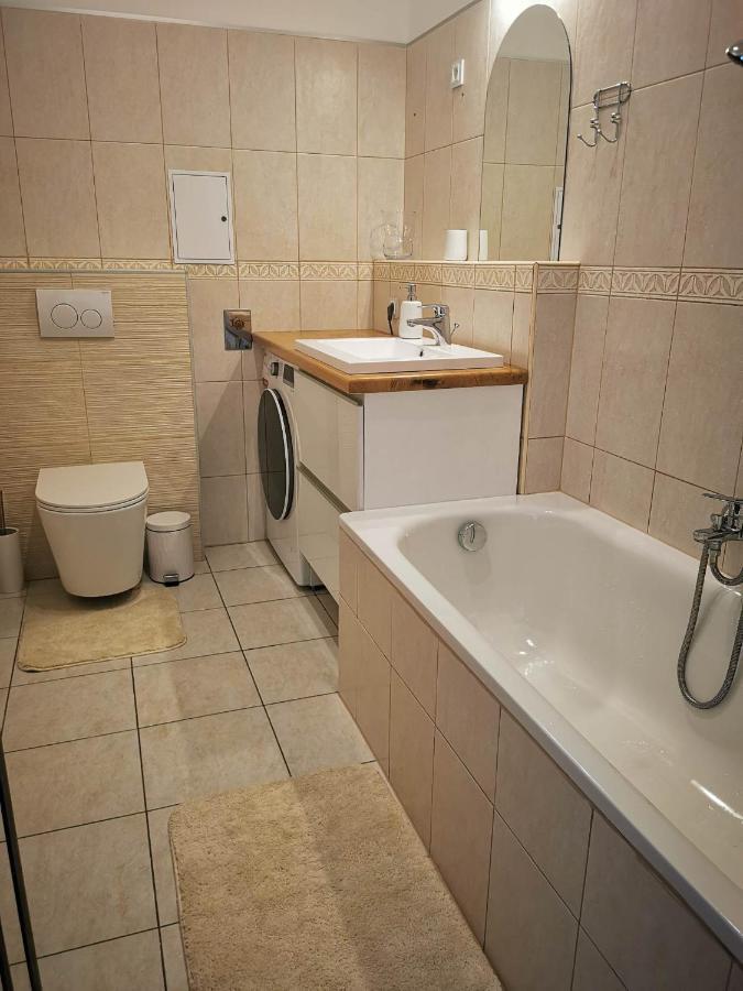 שיופוק Panorama Gold Wellness Apartman מראה חיצוני תמונה